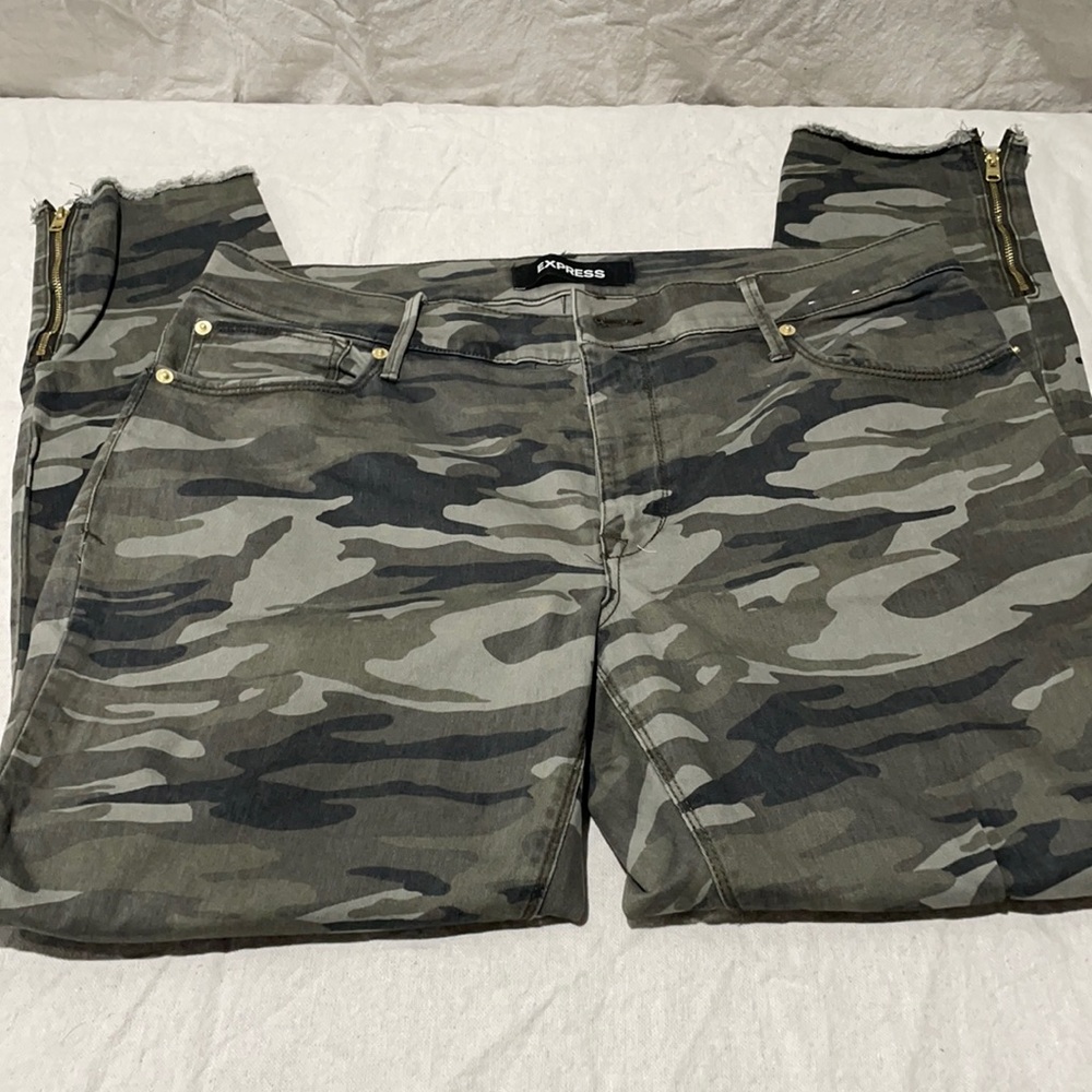 Express Camo Jegging